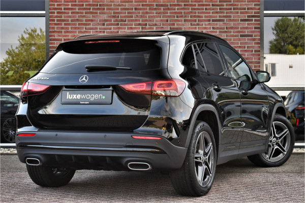 Mercedes-Benz GLA 250 e AMG Pano Night Camera