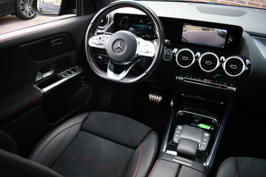 Mercedes-Benz GLA 250 e AMG Pano Night Camera