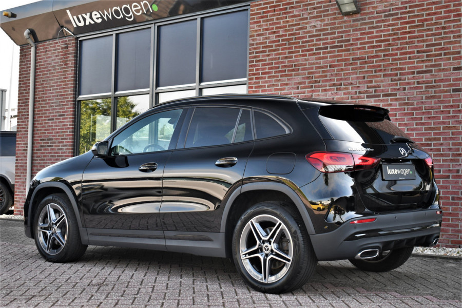 Mercedes-Benz GLA 250 e AMG Pano Night Camera