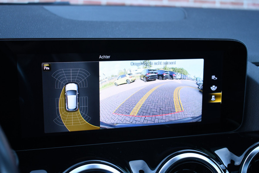 Mercedes-Benz GLA 250 e AMG Pano Night Camera