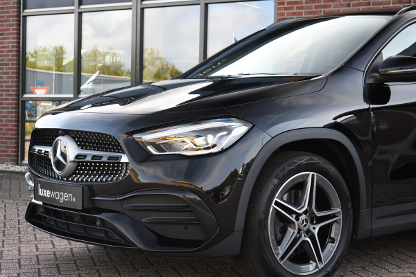 Mercedes-Benz GLA 250 e AMG Pano Night Camera