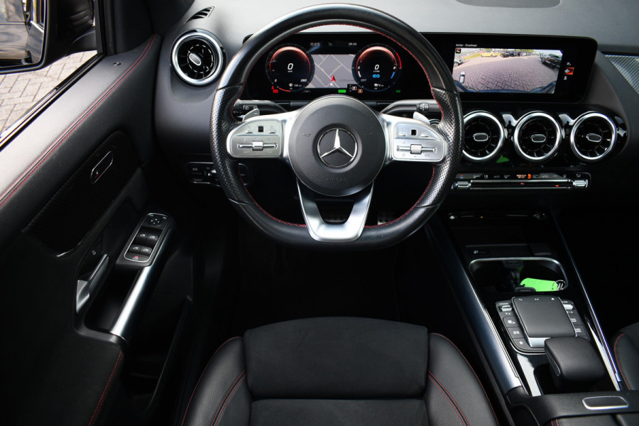Mercedes-Benz GLA 250 e AMG Pano Night Camera
