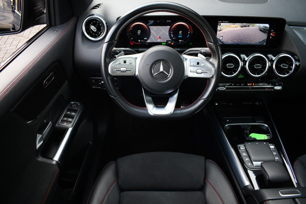 Mercedes-Benz GLA 250 e AMG Pano Night Camera