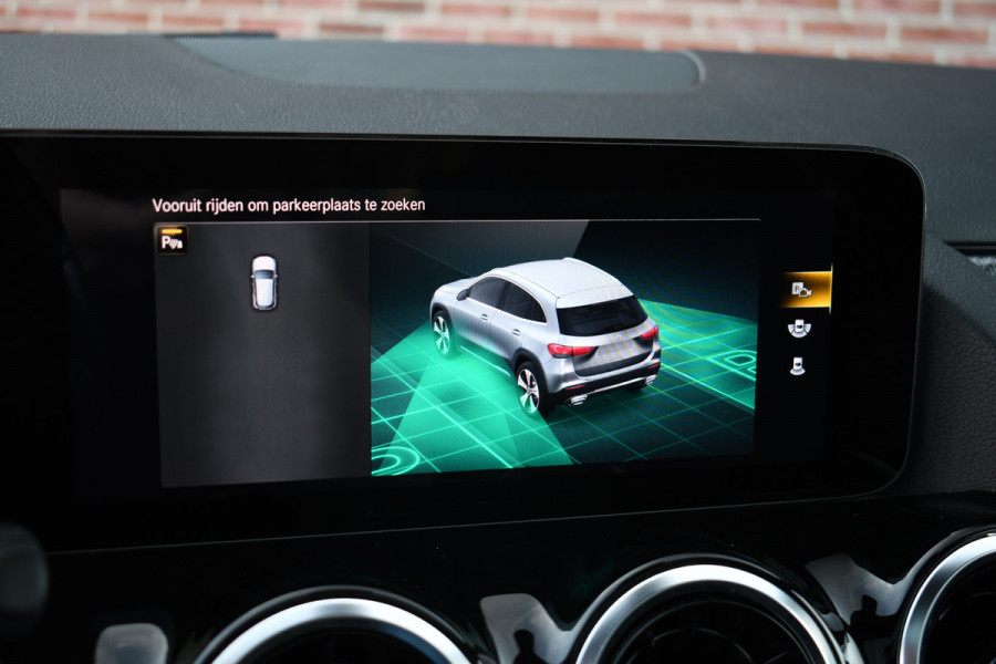 Mercedes-Benz GLA 250 e AMG Pano Night Camera