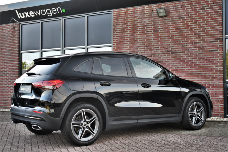 Mercedes-Benz GLA 250 e AMG Pano Night Camera