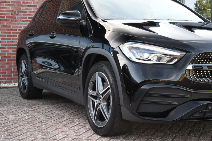 Mercedes-Benz GLA 250 e AMG Pano Night Camera