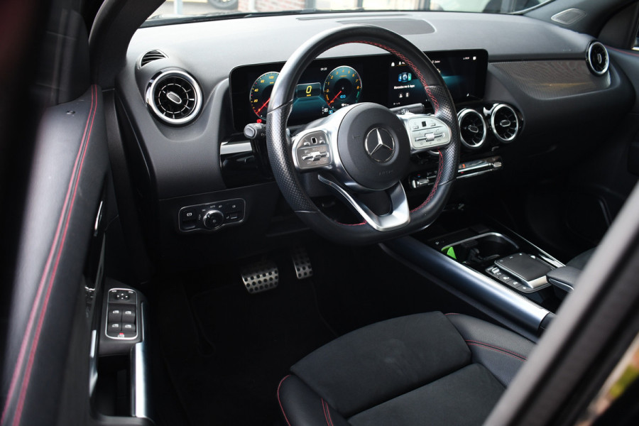 Mercedes-Benz GLA 250 e AMG Pano Night Camera