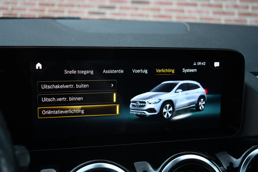 Mercedes-Benz GLA 250 e AMG Pano Night Camera