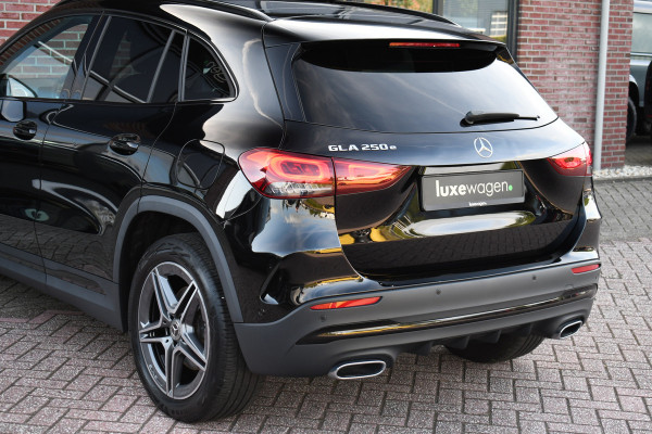 Mercedes-Benz GLA 250 e AMG Pano Night Camera