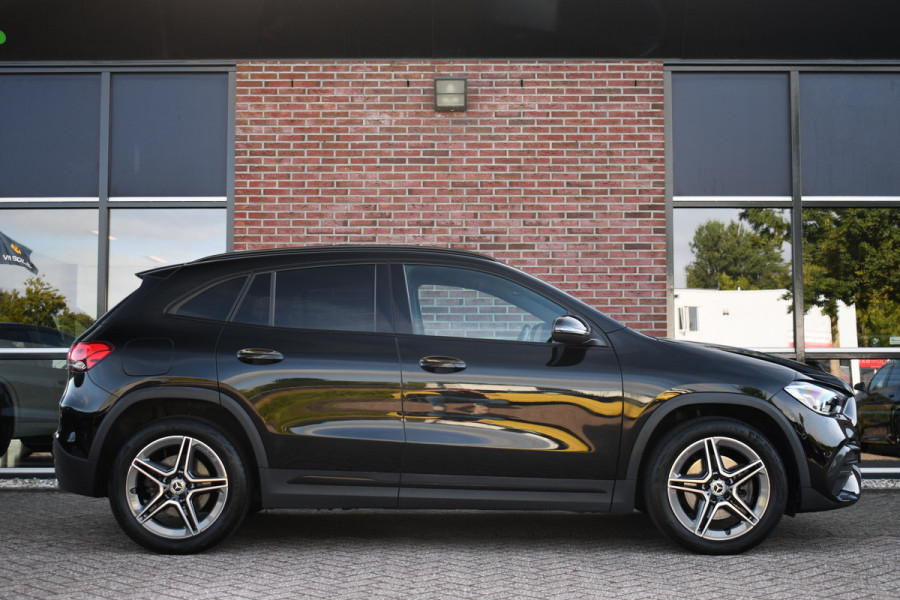 Mercedes-Benz GLA 250 e AMG Pano Night Camera
