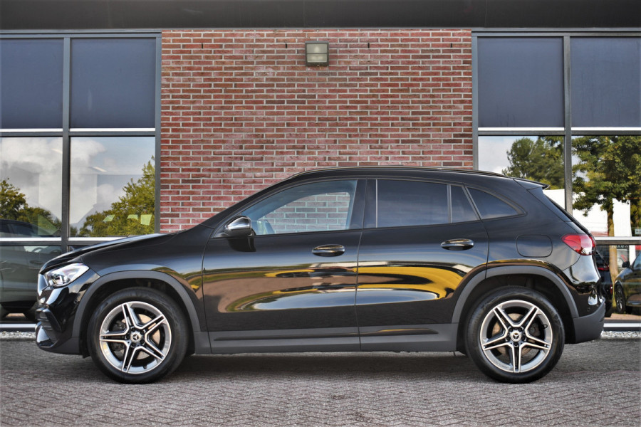 Mercedes-Benz GLA 250 e AMG Pano Night Camera