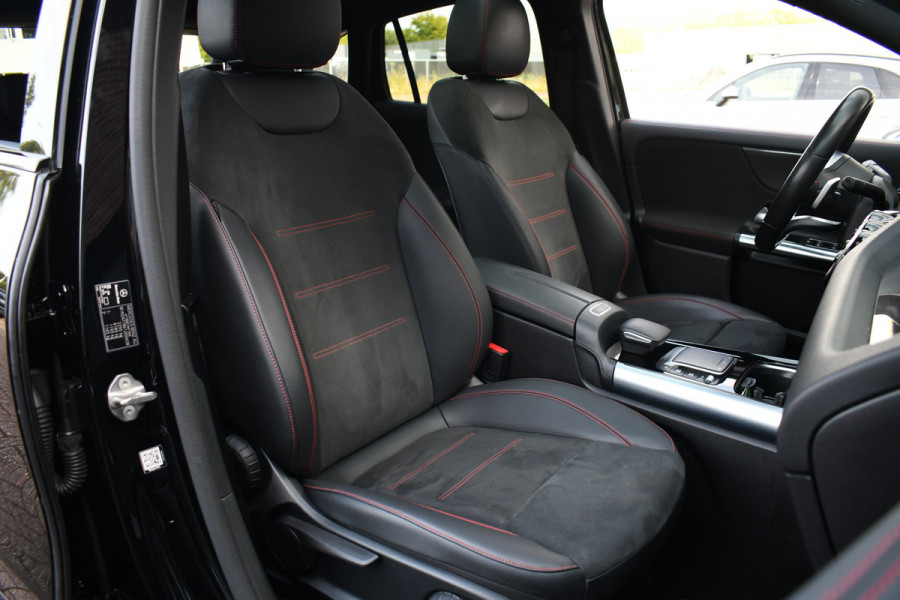 Mercedes-Benz GLA 250 e AMG Pano Night Camera