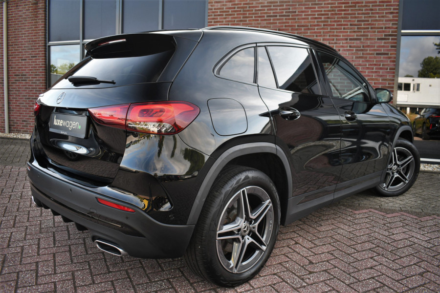 Mercedes-Benz GLA 250 e AMG Pano Night Camera
