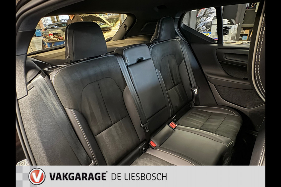 Volvo XC40 1.5 T5 Recharge Inscription / Panoramadak / pilot-assist / trekhaak / harman-kardon