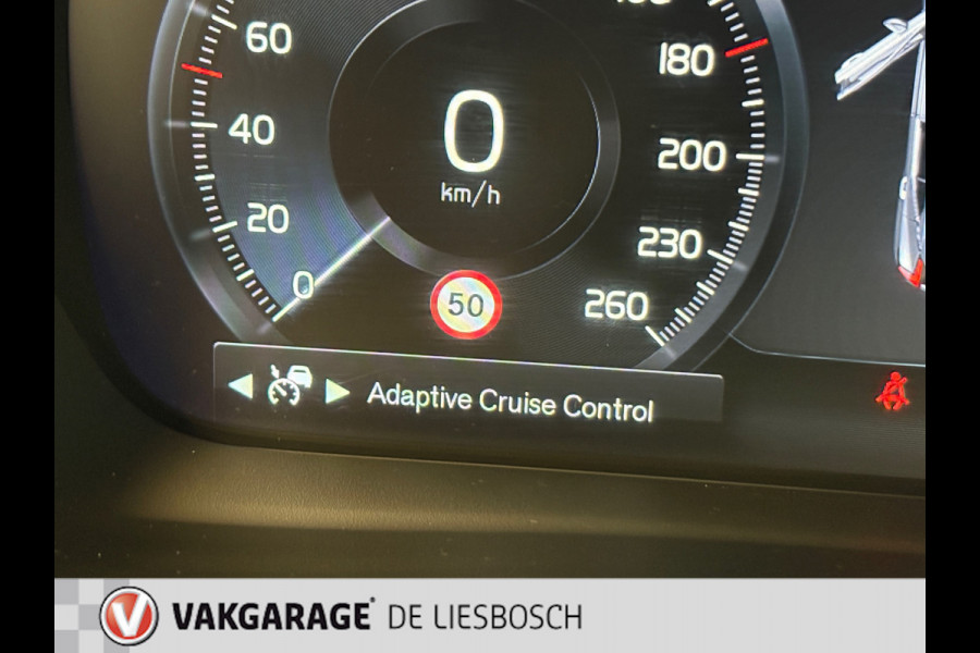 Volvo XC40 1.5 T5 Recharge Inscription / Panoramadak / pilot-assist / trekhaak / harman-kardon