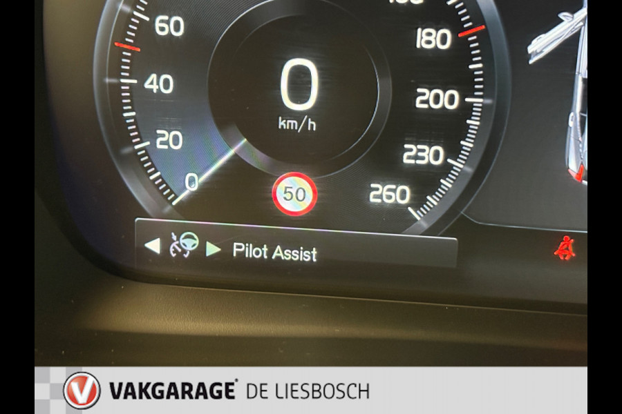 Volvo XC40 1.5 T5 Recharge Inscription / Panoramadak / pilot-assist / trekhaak / harman-kardon