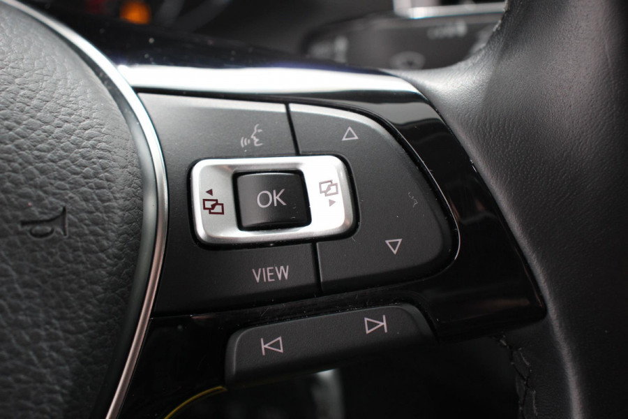 Volkswagen Polo 1.0 TSI 110pk DSG Highline | Navigatie | Apple Carplay/Android Auto | Parkeersensoren | Adaptive Cruise Control | Stoelverwarming | Getinte ramen | Climatronic | Start/Stop systeem