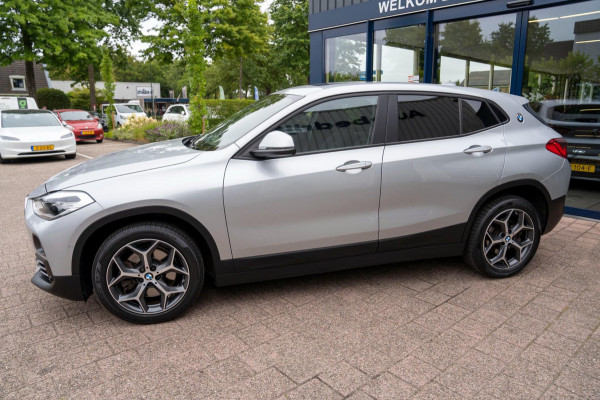 BMW X2 SDrive20i High Executive | Prijs rijklaar incl. 12 mnd garantie | Lmv Panodak Pdc Navi Clima Bluetooth Stoelverw