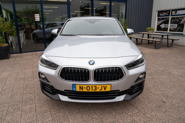 BMW X2 SDrive20i High Executive | Prijs rijklaar incl. 12 mnd garantie | Lmv Panodak Pdc Navi Clima Bluetooth Stoelverw