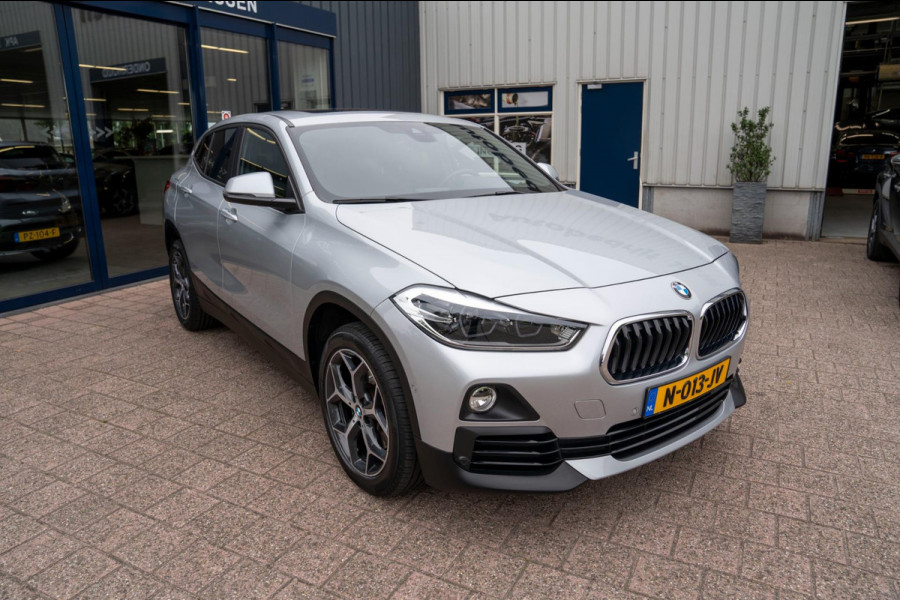 BMW X2 SDrive20i High Executive | Prijs rijklaar incl. 12 mnd garantie | Lmv Panodak Pdc Navi Clima Bluetooth Stoelverw