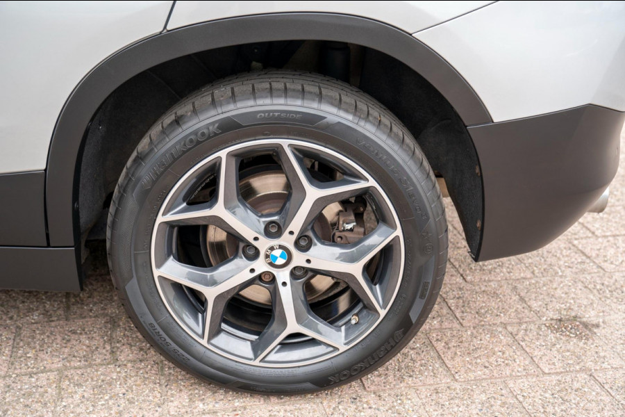 BMW X2 SDrive20i High Executive | Prijs rijklaar incl. 12 mnd garantie | Lmv Panodak Pdc Navi Clima Bluetooth Stoelverw