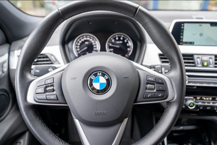 BMW X2 SDrive20i High Executive | Prijs rijklaar incl. 12 mnd garantie | Lmv Panodak Pdc Navi Clima Bluetooth Stoelverw
