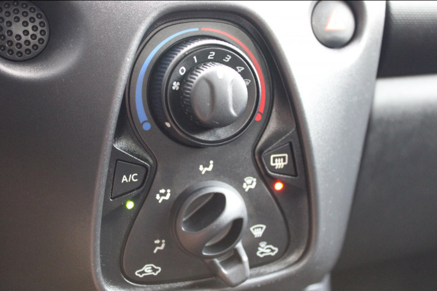 Toyota Aygo 1.0 VVT-i x-fun Airco Bluetooth Nap