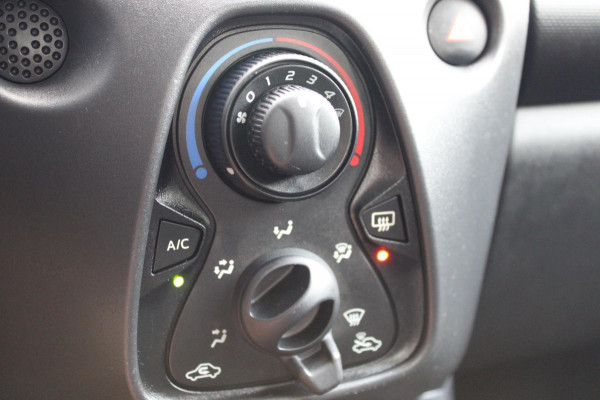 Toyota Aygo 1.0 VVT-i x-fun Airco Bluetooth Nap