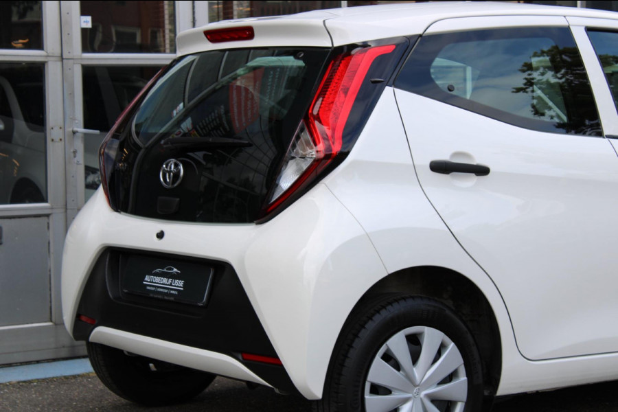 Toyota Aygo 1.0 VVT-i x-fun Airco Bluetooth Nap