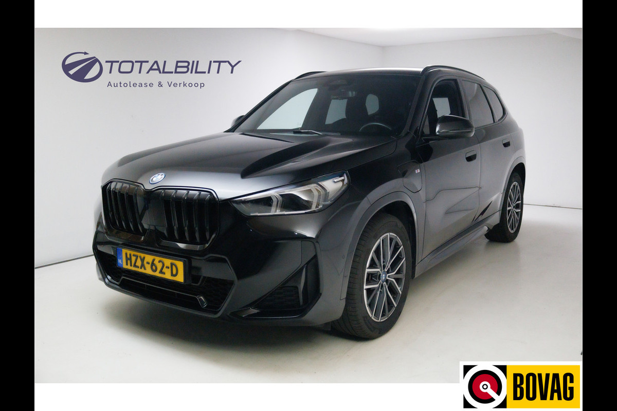 BMW X1 xDrive25e M-sport 245 PK | Stoelverwarming + massage | Stuurverwarming | Navigatie Keyless, Elektrische achterklep, Privacy glas, App-connect, Cruise, Led