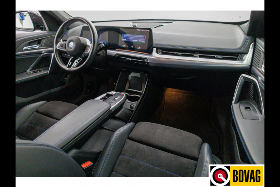 BMW X1 xDrive25e M-sport 245 PK | Stoelverwarming + massage | Stuurverwarming | Navigatie Keyless, Winterset, Elektrische achterklep, Privacy glas, App-connect, Cruise, Led