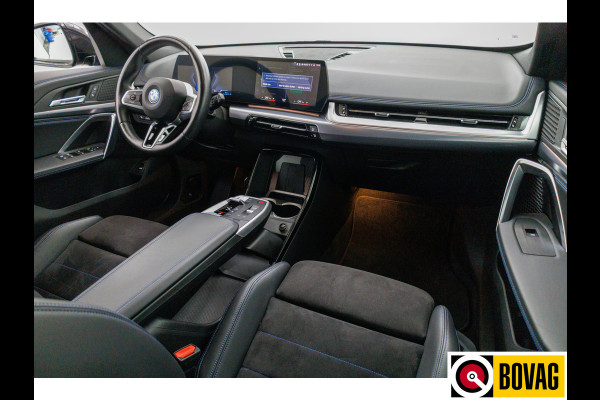 BMW X1 xDrive25e M-sport 245 PK | Stoelverwarming + massage | Stuurverwarming | Navigatie Keyless, Winterset, Elektrische achterklep, Privacy glas, App-connect, Cruise, Led