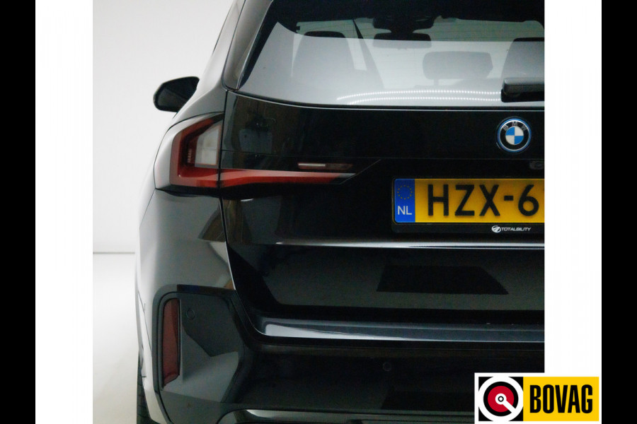 BMW X1 xDrive25e M-sport 245 PK | Stoelverwarming + massage | Stuurverwarming | Navigatie Keyless, Winterset, Elektrische achterklep, Privacy glas, App-connect, Cruise, Led