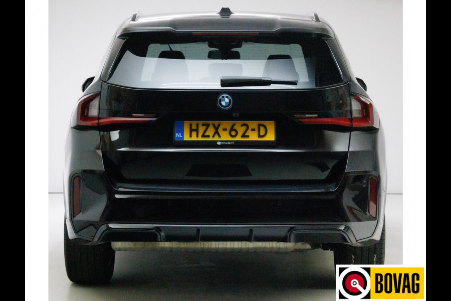 BMW X1 xDrive25e M-sport 245 PK | Stoelverwarming + massage | Stuurverwarming | Navigatie Keyless, Winterset, Elektrische achterklep, Privacy glas, App-connect, Cruise, Led