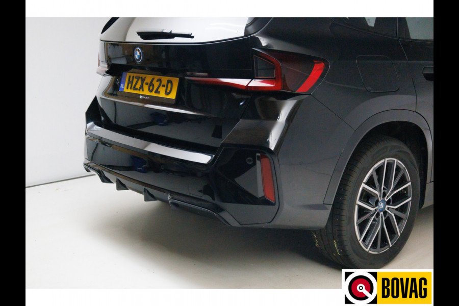 BMW X1 xDrive25e M-sport 245 PK | Stoelverwarming + massage | Stuurverwarming | Navigatie Keyless, Winterset, Elektrische achterklep, Privacy glas, App-connect, Cruise, Led