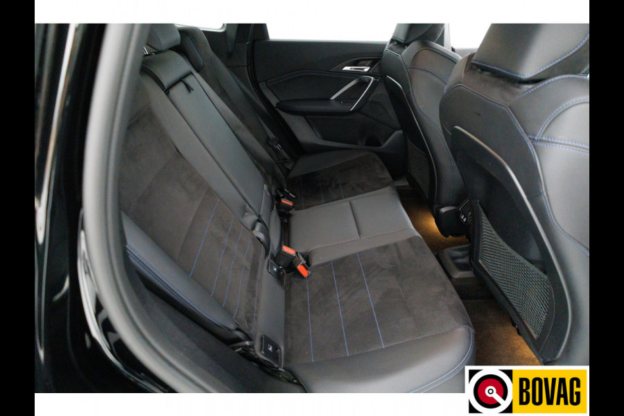 BMW X1 xDrive25e M-sport 245 PK | Stoelverwarming + massage | Stuurverwarming | Navigatie Keyless, Winterset, Elektrische achterklep, Privacy glas, App-connect, Cruise, Led