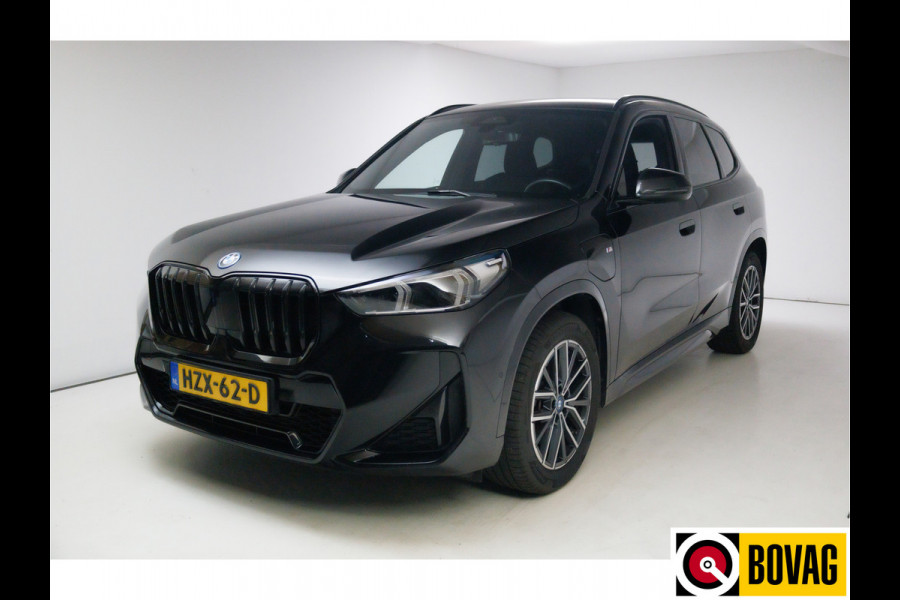 BMW X1 xDrive25e M-sport 245 PK | Stoelverwarming + massage | Stuurverwarming | Navigatie Keyless, Winterset, Elektrische achterklep, Privacy glas, App-connect, Cruise, Led