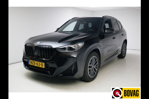 BMW X1 xDrive25e M-sport 245 PK | Stoelverwarming + massage | Stuurverwarming | Navigatie Keyless, Winterset, Elektrische achterklep, Privacy glas, App-connect, Cruise, Led