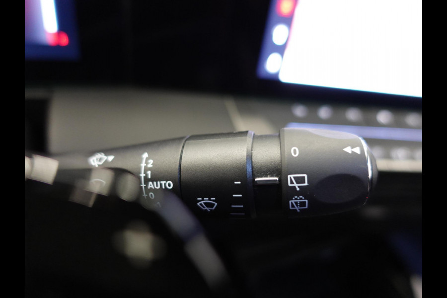 Opel Astra 1.2 GS Line Automaat Opel Astra 1.2 GS Line | Climate control | Adaptive cruise control | LED | Voorstoelen verwarmd | Stuurwiel verwarmd | Achteruitrij camera 360* | Sfeer verlichting | Apple carplay/ Andriod auto