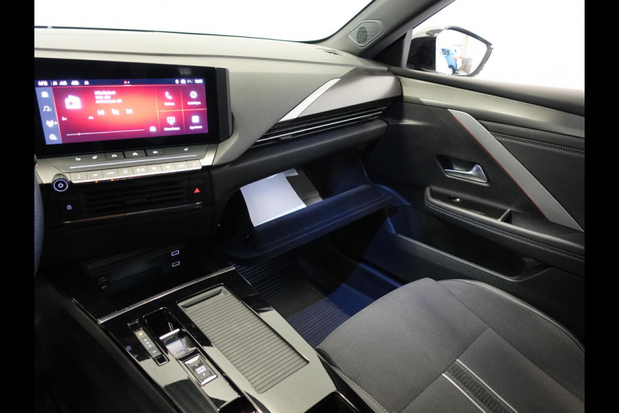 Opel Astra 1.2 GS Line Automaat Opel Astra 1.2 GS Line | Climate control | Adaptive cruise control | LED | Voorstoelen verwarmd | Stuurwiel verwarmd | Achteruitrij camera 360* | Sfeer verlichting | Apple carplay/ Andriod auto