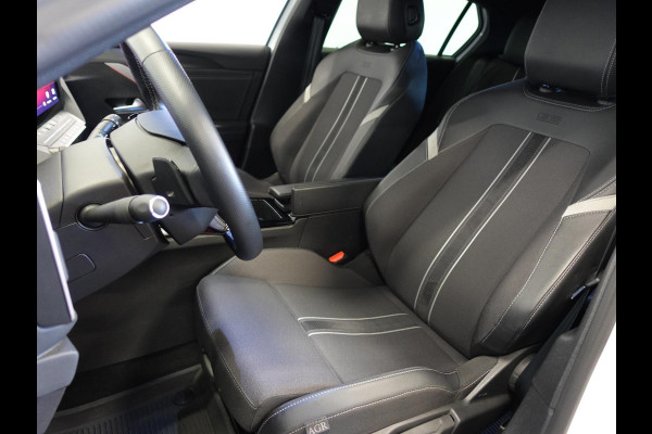 Opel Astra 1.2 GS Line Automaat Opel Astra 1.2 GS Line | Climate control | Adaptive cruise control | LED | Voorstoelen verwarmd | Stuurwiel verwarmd | Achteruitrij camera 360* | Sfeer verlichting | Apple carplay/ Andriod auto