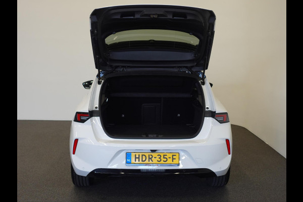 Opel Astra 1.2 GS Line Automaat Opel Astra 1.2 GS Line | Climate control | Adaptive cruise control | LED | Voorstoelen verwarmd | Stuurwiel verwarmd | Achteruitrij camera 360* | Sfeer verlichting | Apple carplay/ Andriod auto