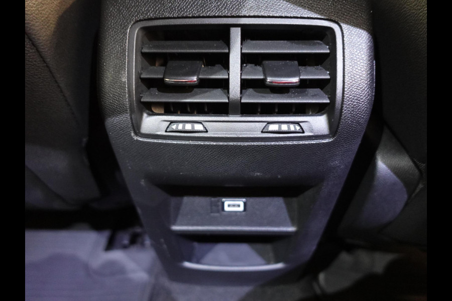 Opel Astra 1.2 GS Line Automaat Opel Astra 1.2 GS Line | Climate control | Adaptive cruise control | LED | Voorstoelen verwarmd | Stuurwiel verwarmd | Achteruitrij camera 360* | Sfeer verlichting | Apple carplay/ Andriod auto