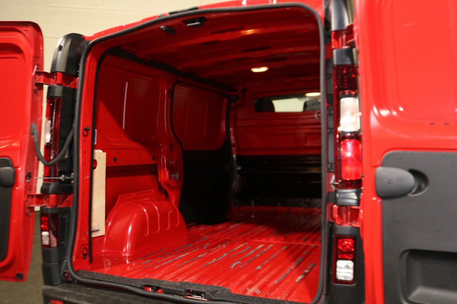 Renault Trafic 2.0 dCi 120pk L1 H1 Comfort Airco Trekhaak