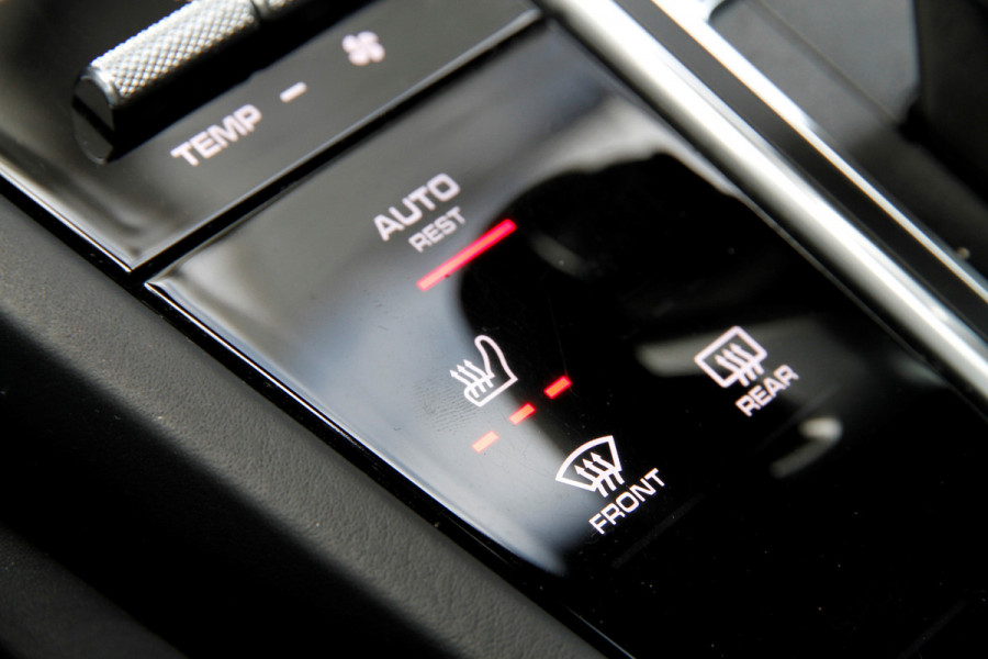 Porsche Cayenne Coupé 3.0 E-Hybrid | BTW | Sport Chrono | Achteras | Carbon