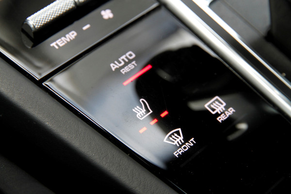 Porsche Cayenne Coupé 3.0 E-Hybrid | BTW | Sport Chrono | Achteras | Carbon