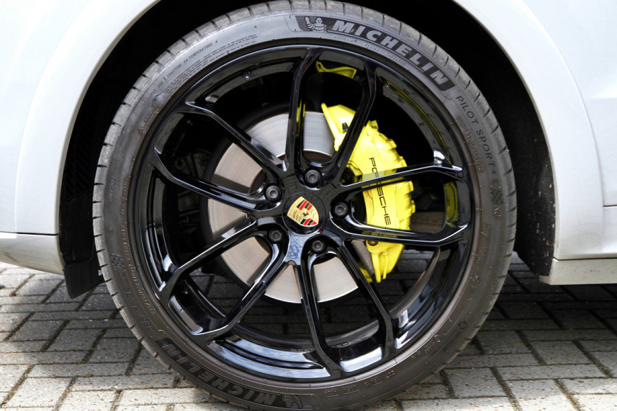 Porsche Cayenne Coupé 3.0 E-Hybrid | BTW | Sport Chrono | Achteras | Carbon