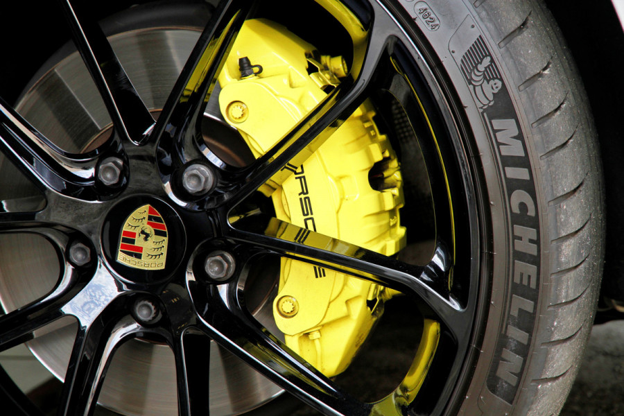 Porsche Cayenne Coupé 3.0 E-Hybrid | BTW | Sport Chrono | Achteras | Carbon