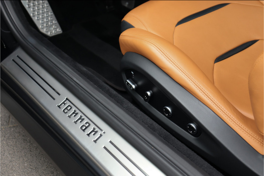 Ferrari GTC4 Lusso Turbo 3.9 V8 **APPROVED/Lift/360 camera/Pano/Ceramic/Carplay/21/22inch**