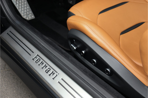 Ferrari GTC4 Lusso Turbo 3.9 V8 **APPROVED/Lift/360 camera/Pano/Ceramic/Carplay/21/22inch**